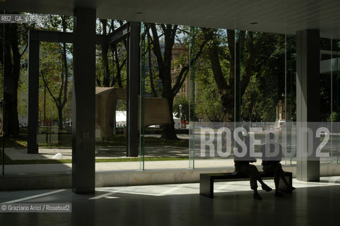 ( SPAGNA - SPAIN) BASQUE LAND VIZCAIA PAESI BASCHI : BILBAO : THE GUGGENHEIM MUSEUM DI FRANK GEHRY-  © 2004 Graziano Arici/Rosebud2 / GEO MUSEO ARCHITETTURA CONTEMPORANEA METALLO