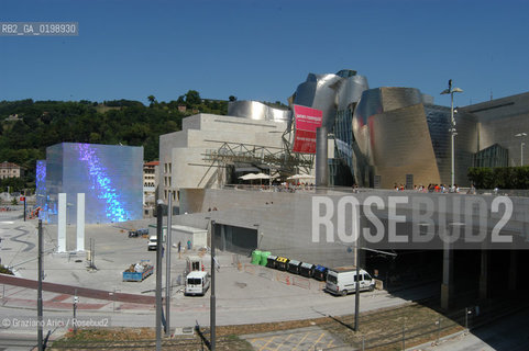 ( SPAGNA - SPAIN) BASQUE LAND VIZCAIA PAESI BASCHI : BILBAO : THE GUGGENHEIM MUSEUM DI FRANK GEHRY-  © 2004 Graziano Arici/Rosebud2 / GEO MUSEO ARCHITETTURA CONTEMPORANEA METALLO