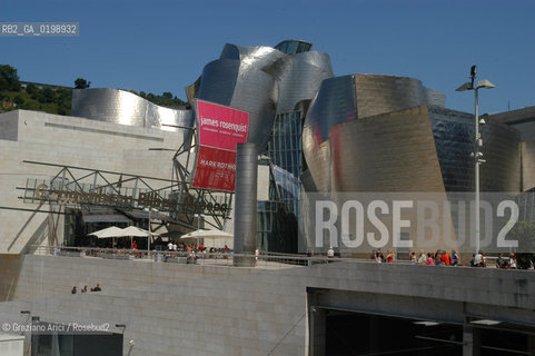 ( SPAGNA - SPAIN) BASQUE LAND VIZCAIA PAESI BASCHI : BILBAO : THE GUGGENHEIM MUSEUM DI FRANK GEHRY-  © 2004 Graziano Arici/Rosebud2 / GEO MUSEO ARCHITETTURA CONTEMPORANEA METALLO