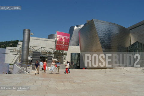 ( SPAGNA - SPAIN) BASQUE LAND VIZCAIA PAESI BASCHI : BILBAO : THE GUGGENHEIM MUSEUM DI FRANK GEHRY-  © 2004 Graziano Arici/Rosebud2 / GEO MUSEO ARCHITETTURA CONTEMPORANEA METALLO