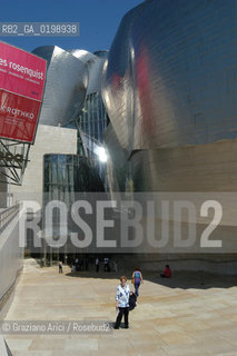 ( SPAGNA - SPAIN) BASQUE LAND VIZCAIA PAESI BASCHI : BILBAO : THE GUGGENHEIM MUSEUM DI FRANK GEHRY-  © 2004 Graziano Arici/Rosebud2 / GEO MUSEO ARCHITETTURA CONTEMPORANEA METALLO