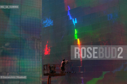 ( SPAGNA - SPAIN) BASQUE LAND VIZCAIA PAESI BASCHI : BILBAO : THE GUGGENHEIM MUSEUM DI FRANK GEHRY-  © 2004 Graziano Arici/Rosebud2 / GEO MUSEO ARCHITETTURA CONTEMPORANEA METALLO