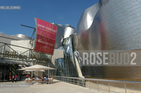 ( SPAGNA - SPAIN) BASQUE LAND VIZCAIA PAESI BASCHI : BILBAO : THE GUGGENHEIM MUSEUM DI FRANK GEHRY-  © 2004 Graziano Arici/Rosebud2 / GEO MUSEO ARCHITETTURA CONTEMPORANEA METALLO
