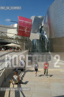 ( SPAGNA - SPAIN) BASQUE LAND VIZCAIA PAESI BASCHI : BILBAO : THE GUGGENHEIM MUSEUM DI FRANK GEHRY-  © 2004 Graziano Arici/Rosebud2 / GEO MUSEO ARCHITETTURA CONTEMPORANEA METALLO