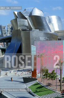 ( SPAGNA - SPAIN) BASQUE LAND VIZCAIA PAESI BASCHI : BILBAO : THE GUGGENHEIM MUSEUM DI FRANK GEHRY-  © 2004 Graziano Arici/Rosebud2 / GEO MUSEO ARCHITETTURA CONTEMPORANEA METALLO