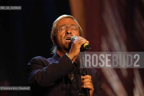 VENEZIA GRAN TEATRO LA FENICE  IL CANTAUTORE LUCIO DALLA © 2004 Graziano Arici/Rosebud2 MUSICA POP