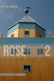 GENOVA IL PORTO VECCHIO : IL TEATRO DEL MONDO DI ALDO ROSSI © 2004 Graziano Arici/Rosebud2 ARCHITETTURA CONTEMPORANEA