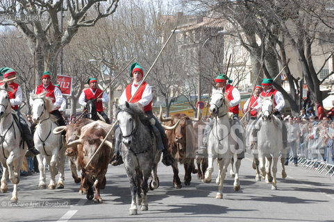 FRANCIA ARLES (PROVENCE-PROVENZA) MARZO 2005 - MANIFESTAZIONI PER LA FERIA DI PASQUA ©Graziano Arici/Rosebud2 GEO TORO CAVALLO COURSE CAMARGUE