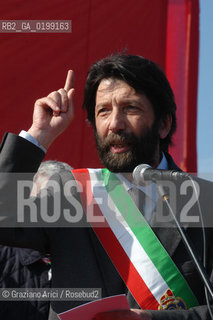 VENEZIA 25 APRILE 2005 - MANIFESTAZIONE PER IL 60 DELLA LIBERAZIONE : PARLA IL SINDACO MASSIMO CACCIARI ©Graziano Arici/Rosebud2 POLITICA FILOSOFIA