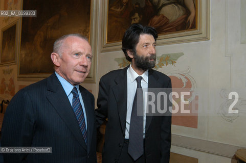 VENICE MAY, 13 2005: THE FRENCH BUSINESSMAN AND ART COLLECTOR FRANCOIS PINAULT,   BUYER OF PALAZZO GRASSI IN VENICE WITH THE MAYOR OF VENICE MASSIMO CACCIARI ©Graziano Arici/Rosebud2 FINANZA ARTE