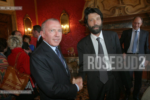 12.05.2005 Venice, Italy. Venice mayor Massimo Cacciari welcomes French tycoon François Pinault and his modern art collection. PHOTO CREDIT: Lamberto Fano-Unionpress/SIPA PRESS***DIGITAL IMAGE***