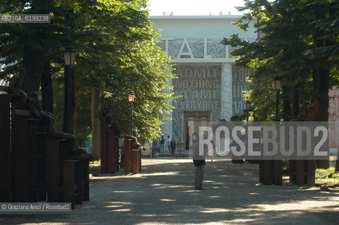 VENEZIA8/06/05 - 51 ESPOSIZIONE INTERNAZIONALE DARTE - IL PADIGLIONE ITALIA ©Graziano Arici/Rosebud2 BIENNALE GIARDINI