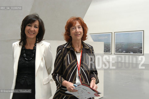 VENEZIA8/06/05 - 51 ESPOSIZIONE INTERNAZIONALE DARTE -  LE CURATRICI DELLA BIENNALE ARTI VISIVE, ROSA MARTINEZ E MARIA DE CORRAL ©Graziano Arici/Rosebud2