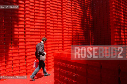 VENEZIA8/06/05 - 51 ESPOSIZIONE INTERNAZIONALE DARTE -  PADIGLIONE DELLA COREA: INSTALLAZIONE CHAKYOUNG ©Graziano Arici/Rosebud2