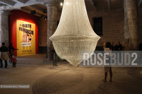 VENEZIA 9/06/05 - 51 ESPOSIZIONE INTERNAZIONALE DARTE - LARSENALE: THE INSTALLATION OF THE ARTIST JOANA VASCONCELOS : THE BRIDE ©Graziano Arici/Rosebud2 BIENNALE