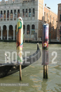 VENEZIA 10/06/05 - 51 ESPOSIZIONE INTERNAZIONALE DARTE - ALLESTIMENTI IN GIRO PER LA CITTA ©Graziano Arici/Rosebud2 BIENNALE VAPORETTO CANAL GRANDE