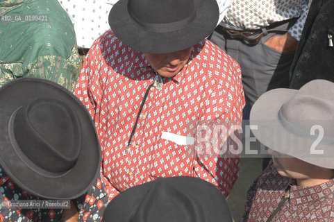 FRANCE - ARLES (PROVENCE-PROVENZA) : COCCARDE DOR FEAST ©Graziano Arici/Rosebud2 GEO COSTUME TIPICO