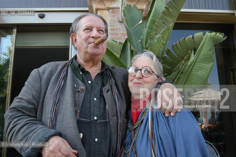 62¡ VENICE FILM FESTIVAL 30/08/05: THE DIRECTOR TINTO BRASS WITH HIS WIFE CARLA CIPRIANI ©Graziano Arici/Rosebud2 BIENNALE