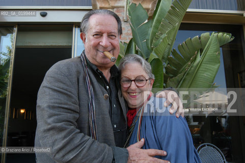 62¡ VENICE FILM FESTIVAL 30/08/05: THE DIRECTOR TINTO BRASS WITH HIS WIFE CARLA CIPRIANI ©Graziano Arici/Rosebud2 BIENNALE