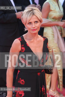 31_08_05 - 62 VENICE FILM FESTIVAL - THE ACTRESS ISABELLA FERRARI MEMBER OF THE JURY OF OPERA PRIMA. - OPENING GALA - .©Graziano Arici/Rosebud2