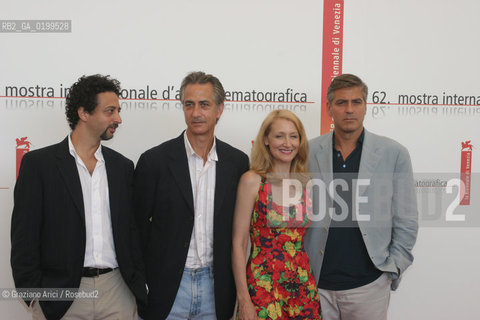 01_09_05 - 62 VENICE FILM FESTIVAL - FILM GOOD NIGHT, AND GOOD LUCK - LEFT TO RIGHT: THE PRODUCER/ACTOR GRANT HESLOV, THE ACTOR DAVID STRATHAIRN, THE ACTRESS PATRICIA CLARKSON AND THE DIRECTOR/ACTOR GEORGE CLOONEY.©Graziano Arici/Rosebud2