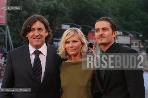 04_09_05 - 62 VENICE FILM FESTIVAL - FILM ELIZABETHTOWN - PREMIER/REDCARPET - THE ACTOR ORLANDO BLOOM WITH THE DIRECTOR CAMERON CROWE AND THE ACTRESS KIRSTEN DUNST..©Graziano Arici/Rosebud2