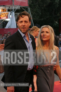 04_09_05 - 62 VENICE FILM FESTIVAL - FILM CINDERELLA MAN - PREMIERE/REDCARPET - THE ACTOR RUSSEL CROWE WITH HIS WIFE DANIELLE SPENCER..©Graziano Arici/Rosebud2