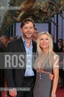 04_09_05 - 62 VENICE FILM FESTIVAL - FILM CINDERELLA MAN - PREMIERE/REDCARPET - THE ACTOR RUSSEL CROWE WITH HIS WIFE DANIELLE SPENCER..©Graziano Arici/Rosebud2