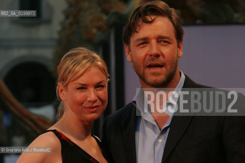 04_09_05 - 62 VENICE FILM FESTIVAL - FILM CINDERELLA MAN - PREMIERE/REDCARPET - THE ACTORS RENEE ZELLWEGER AND RUSSEL CROWE..©Graziano Arici/Rosebud2