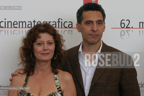 06_09_05 - 62 VENICE FILM FESTIVAL - FILM ROMANCE & CIGARETTES - THE DIRECTOR JOHN TURTURRO AND THE ACTRESS SUSAN SARANDON.©Graziano Arici/Rosebud2