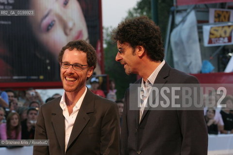 06_09_05 - 62 VENICE FILM FESTIVAL - FILM ROMANCE & CIGARETTES - PREMIERE/REDCARPET - THE PRODUCERS ETHAN AND JOEL COEN.©Graziano Arici/Rosebud2