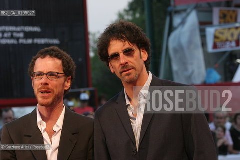 06_09_05 - 62 VENICE FILM FESTIVAL - FILM ROMANCE & CIGARETTES - PREMIERE/REDCARPET - THE PRODUCERS ETHAN AND JOEL COEN.©Graziano Arici/Rosebud2