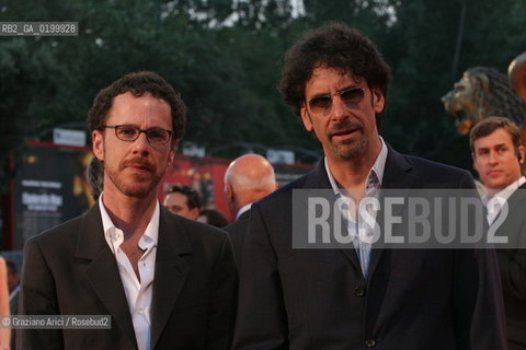 06_09_05 - 62 VENICE FILM FESTIVAL - FILM ROMANCE & CIGARETTES - PREMIERE/REDCARPET - THE PRODUCERS ETHAN AND JOEL COEN.©Graziano Arici/Rosebud2