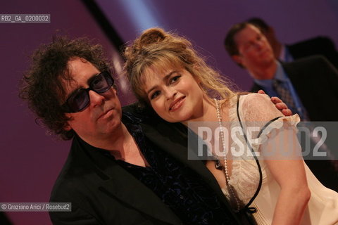 07_09_05 - 62 VENICE FILM FESTIVAL - FILM TIM BURTONS CORPSE BRIDE - PREMIERE/REDCARPET - THE DIRECTOR TIM BURTON WITH THE ACTRESS HELENA BONHAM CARTER .©Graziano Arici/Rosebud2