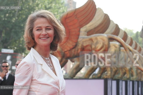 07_09_05 - 62 VENICE FILM FESTIVAL - FILM VERS LE SUD - PREMIERE/REDCARPET - THE ACTRESS CHARLOTTE RAMPLING.©Graziano Arici/Rosebud2