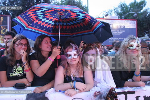 07_09_05 - 62 VENICE FILM FESTIVAL - FILM TIM BURTONS CORPSE BRIDE - PREMIERE/REDCARPET - TIM BURTONS FANS.©Graziano Arici/Rosebud2