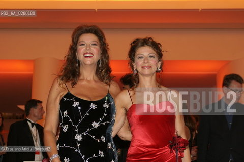 10_09_05 - 62¡ VENICE FILM FESTIVAL : THE OFFICIAL AWARDS - RED CARPET - THE ACTRESS STEFANIA SANDRELLI AND HER DAUGHTER AMANDA.©Graziano Arici/Rosebud2