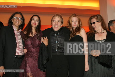 10_09_05 - 62¡ VENICE FILM FESTIVAL : THE OFFICIAL AWARDS - RED CARPET - THE DIRECTOR ABEL FERRARA AND HIS GIRLFRIEND SHANNON.©Graziano Arici/Rosebud2