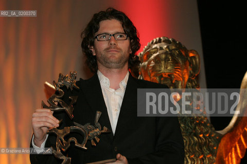 10_09_05 - 62¡ VENICE FILM FESTIVAL : THE OFFICIAL AWARDS - MARCELLO MASTROIANNI AWARD FOR THE BEST ACTOR - MENOTHY CESAR FOR THE MOVIE VERS LE SUD BY LAURENT CANTET.©Graziano Arici/Rosebud2