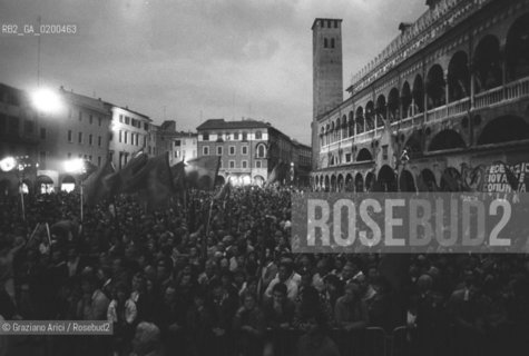 PADUA 7 JUNE 1984                                                                                                                                                                                                                                                                                                                                          THE LAST SPEECH OF THE SECRETARY OF PCI COMMUNIST ITALIAM PARTY ENRICO BERLINGUER BEFORE HIS DEADLY ATTACK - PADOVA 7 GIUGNO 1984 LULTIMO COMIZIO DI ENRICO BERLINGUER SEGRETARIO DEL PCI PARTITO COMUNISTA ITALIANO PRIMA DEL MANIFESTARSI DELLICTUS CHE LO PORTO ALLA MORTE ©Graziano Arici/Rosebud2 POLITICA