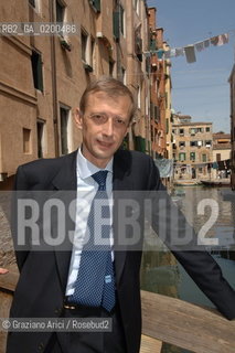 VENEZIA 25 APRILE 2006 -  CERIMONIA DI COMMEMORAZIANE DELLANNIVERZARIO DELLA RESISTENZA CON LA COMUNITA EBRAICA IN CAMPO DEL GHETTO NUOVO E CON IL SEGRETARIO DEI DS DEMOCRATICI DI SINISTRA PIERO FASSINO -  ©Graziano Arici/Rosebud2 EBREI POLITICA
