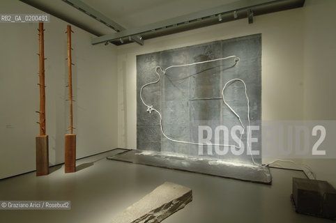 VENICE 27 APRILE 2006 -  MOSTRA A PALAZZO GRASSI  WHERE ARE WE GOING? -  OROSCOPO COME PROGETTO DELLA MIA VITA BY PIER PAOLO CALZOLARI ©Graziano Arici/Rosebud2 ARTE