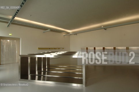 VENICE 27 APRILE 2006 -  MOSTRA A PALAZZO GRASSI  WHERE ARE WE GOING? -  DONALD JUDD INSTALLATONS -  ©Graziano Arici/Rosebud2 ARTE