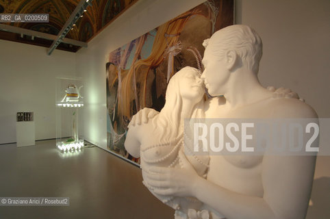 VENICE 22 APRILE 2006 -  MOSTRA A PALAZZO GRASSI  WHERE ARE WE GOING? -  ROOM OF JEFF KOONS ©Graziano Arici/Rosebud2 ARTE