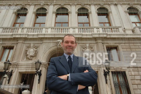 VENICE 27 APRILE 2006 -  MOSTRA A PALAZZO GRASSI  WHERE ARE WE GOING? - THE PALAZZO GRASSI ARTISTIC DIRECTOR JEAN-JACQUES AILLAGON IN FRONT OF PALAZZO GRASSI  ©Graziano Arici/Rosebud2 ARTE
