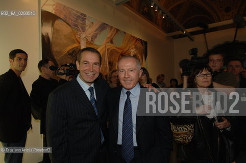 VENICE 22 APRILE 2006 -  MOSTRA A PALAZZO GRASSI  WHERE ARE WE GOING? -  THE ARTIST JEFF KOONS WITH MR PINAULT -  ©Graziano Arici/Rosebud2 ARTE