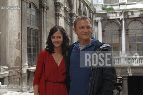 VENICE - 3/06/06 - SHOOTING THE LAST JAMES BOND FILM CASINO ROYALE  THE ACTORS DANIEL CRAIG (JAMES BOND) AND EVA GREEN (VESPER)   ©Graziano Arici/Rosebud2