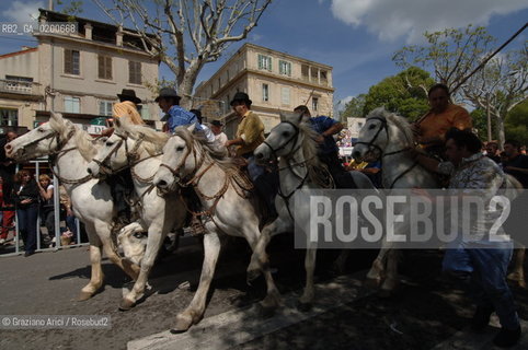 FRANCIA ARLES (PROVENCE-PROVENZA) MARZO 2006 - MANIFESTAZIONI PER LA FERIA DI PASQUA ©Graziano Arici/Rosebud2 GEO TORO CAVALLO COURSE CAMARGUE