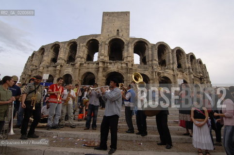 FRANCIA ARLES (PROVENCE-PROVENZA) MARZO 2006 - MANIFESTAZIONI PER LA FERIA DI PASQUA ©Graziano Arici/Rosebud2 GEO TORO CAVALLO COURSE CAMARGUE