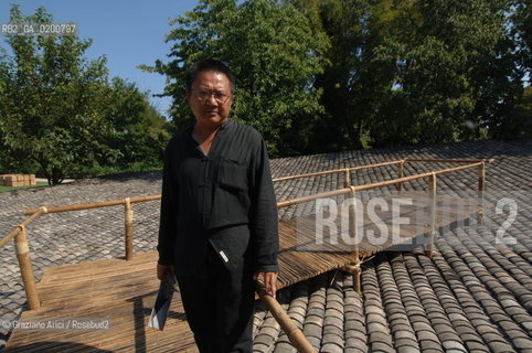 VENICE 7/09/06 - 10TH INTERNATIONAL ARCHITECTURE EXHIBITION - 10 BIENNALE ARCHITETTURA : GIARDINO ALLE VERGINI DELLARSENALE : CHINESE PAVILLON - WANG SHU ©Graziano Arici/Rosebud2